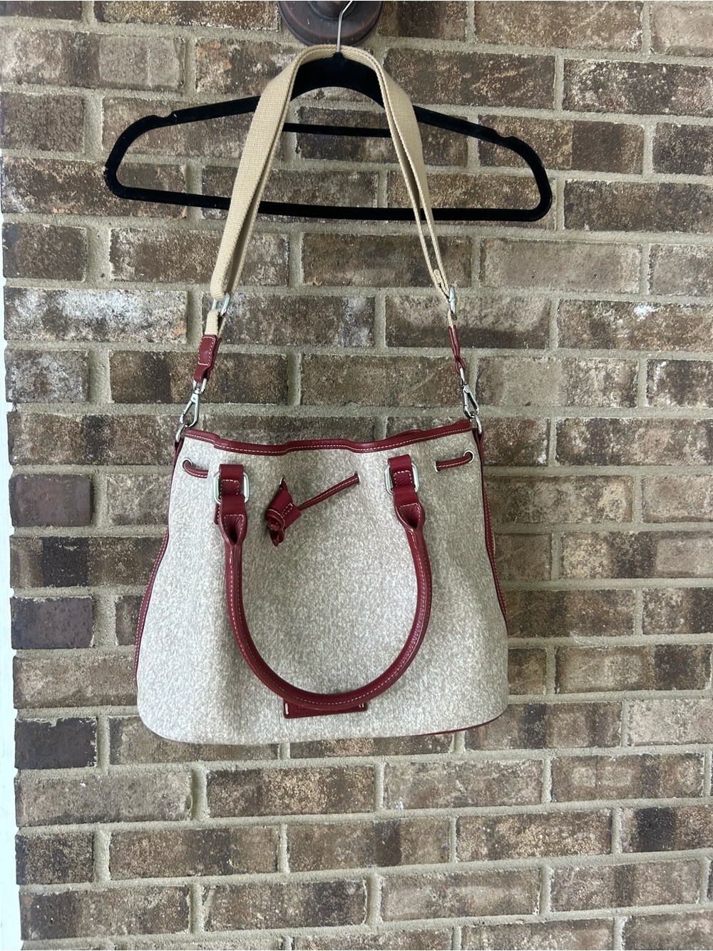 Wilsons Leather Canvas & Burgundy Leather Bucket Bag Convertible Crossbody - Picture 4 of 8